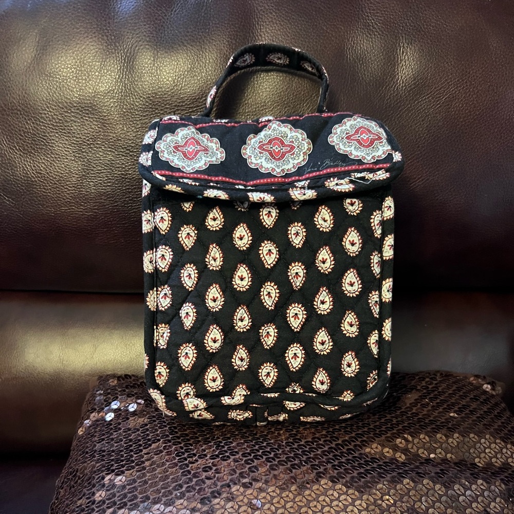 Vera Bradley lunch bag, Good Used Condition very pretty, one callout, see pic